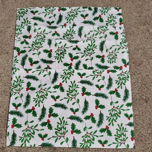 Christmas House Holly Berry Fabric Placemats Set of 4 12x18in